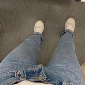 Raka jeans - Skit snygga raka jeans. Har tvp exakt likadana så säljer nu mitt ena par. Storlek 27/30 