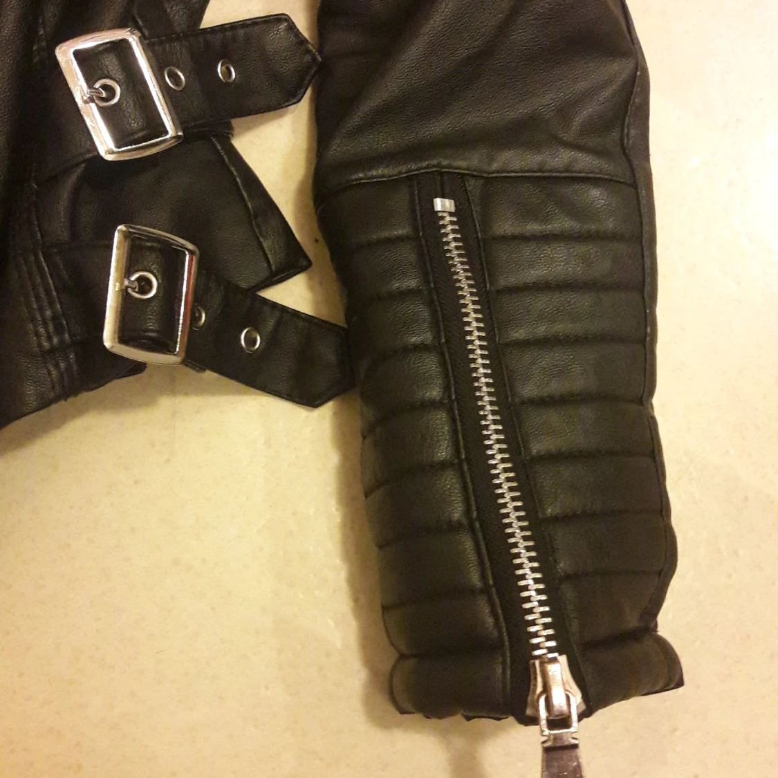 Chiquelle skinnjacka svart - 91