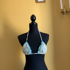 Bikini topp - Bikini topp. Vill du ha den är den din! Köp något annat och du får den på köpet om du vill❤️