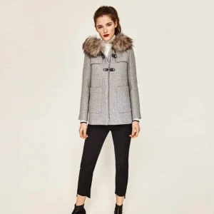 Jacka från Zara (S) - Mycket sparsamt använd.