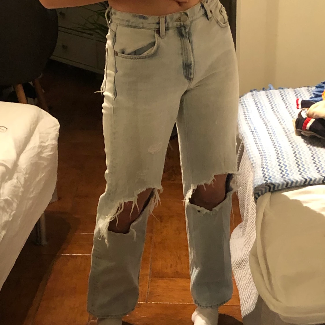 Light washed jeans med hål