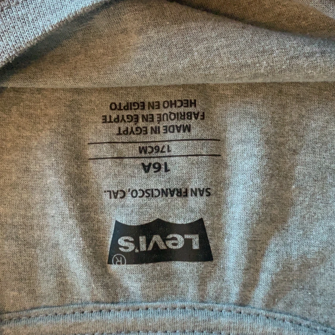 Grå Levis T-shirt  - 90