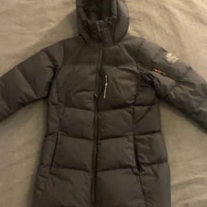 Sail racing jacka - Fin sail racing jacka i bra skick, används en vinter. Köpt för 3500 kr säljs för 1900