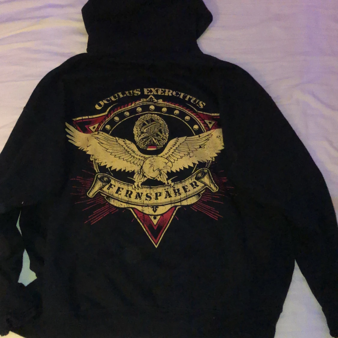 Oversized svart hoodie med tryck - 90