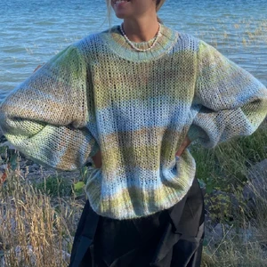 Just Female tröja - Nypris: 1199kr! Stickad grön och blå tröja, slutsåld överallt! Passar som xs-s skulle jag säga 