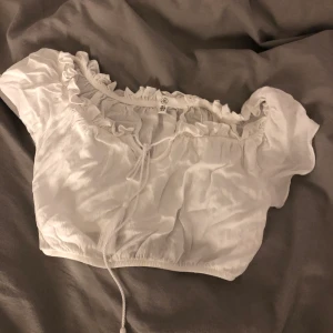 Söt topp från Missguided - Söt boohoo topp från Missguided, storlek 36💞