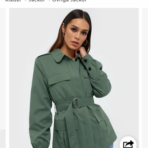 Jacka från veromoda i storlek 36 - Jacka i storlek 36. Aldrig använd, nytt skick! Nypris var 649