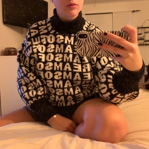 Tröja - AS BALL tröja, storlek xs (passar s) !! 150kr 💕