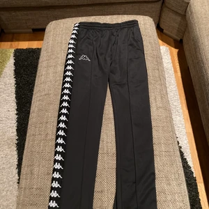 Kappa byxor  - Kappa byxor storlek small nypris 699 säljer för 200kr