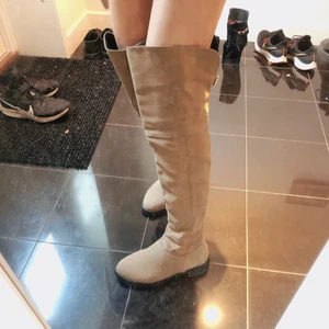 Vackra stövlar 39 - Färgen är vacker