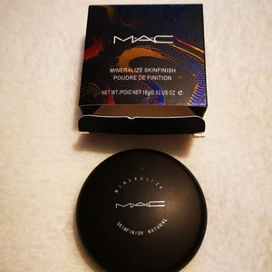 Mac minerelizer skinfinish  - Ny Mac prouder, coror 01, ny pris 325 på kicks, frakt ingår