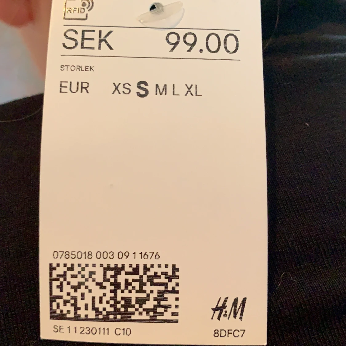 Svart långärmad med kraga storlek S - 91