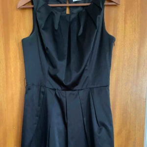  - Klänning från Zara. Står L men mer som M. Pris kan alltid diskuteras. Hör av dig för fler bilder eller frågor 🥰