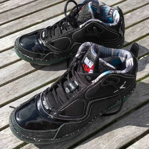  - Säljer mina Jordan Element – Quai 54 – Ruff N Tuff limited edition skor. Super bra skick, knappt använda. Kom ut 2009 i en ganska liten upplaga. Storlek 40,5. Självklart äkta, därav priset.