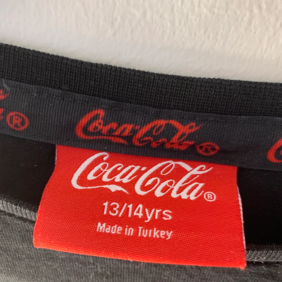 En cool coca cola tröja strl 13/14 - 91