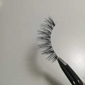  - 40 kr/st eller 4 par för 100 kr. ✨