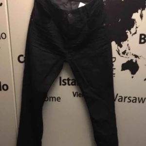  - Peak performance Jeans i perfekt sick Aldrig använda, fick de i present. 