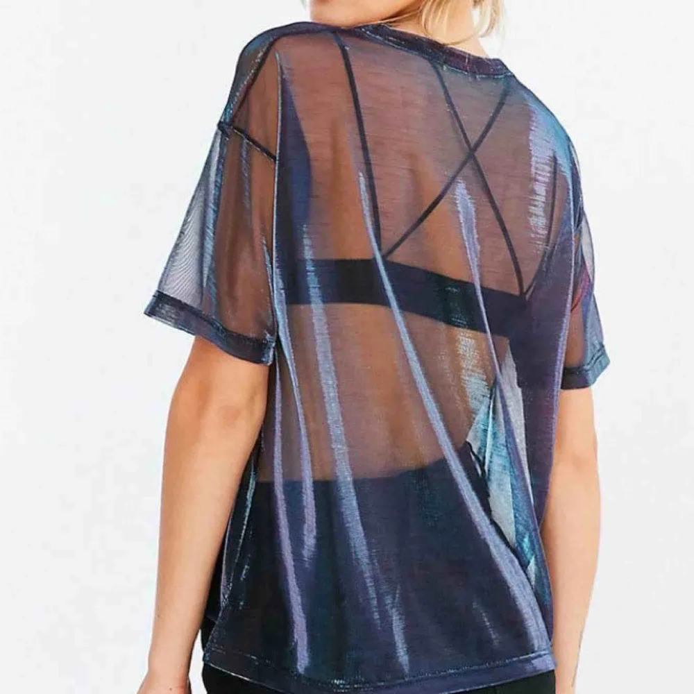 Mesh t-shirt från urban outfitters  Holographic. T-shirts.