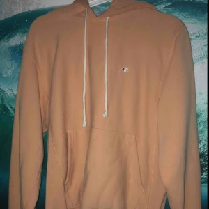  - Champion hoodie  Strl: S  Kondition: 9,5/10  Knappt använd   Priset är inte hugget i sten vid snabb affär