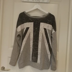  - Tröja från Cubus