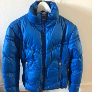  - J.Lindeberg vinterjack. 80% down and 20% feather.