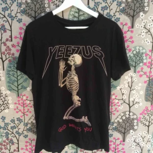  - Äkta. Inköpt i London på urban outfitters