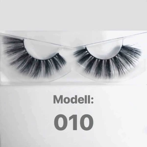  - Instagram: Lashoflashess   Försäljning av silk fransar (vegan).  