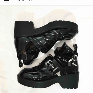  - Jeffrey campbell coltranes strl 40. Använda 2 gånger, nypris ca 2000