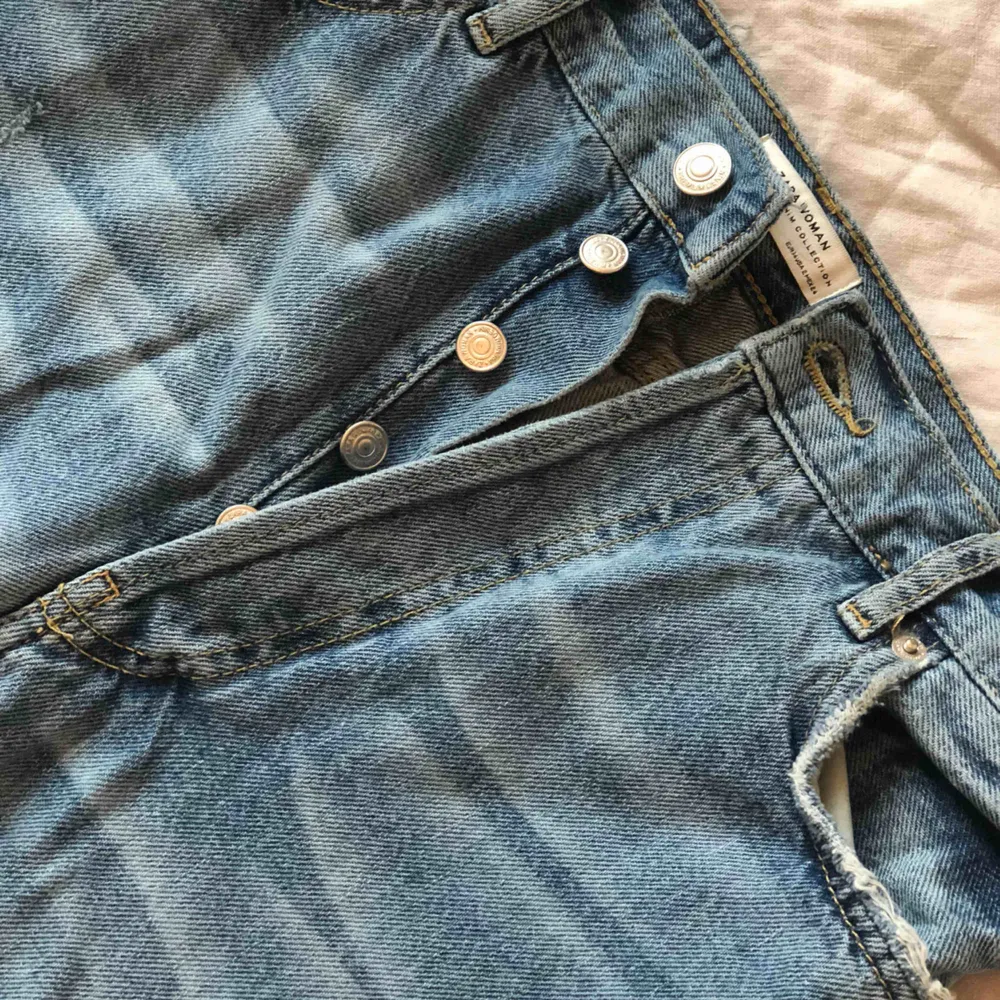 Zara jeans straight dit. Jeans & Byxor.