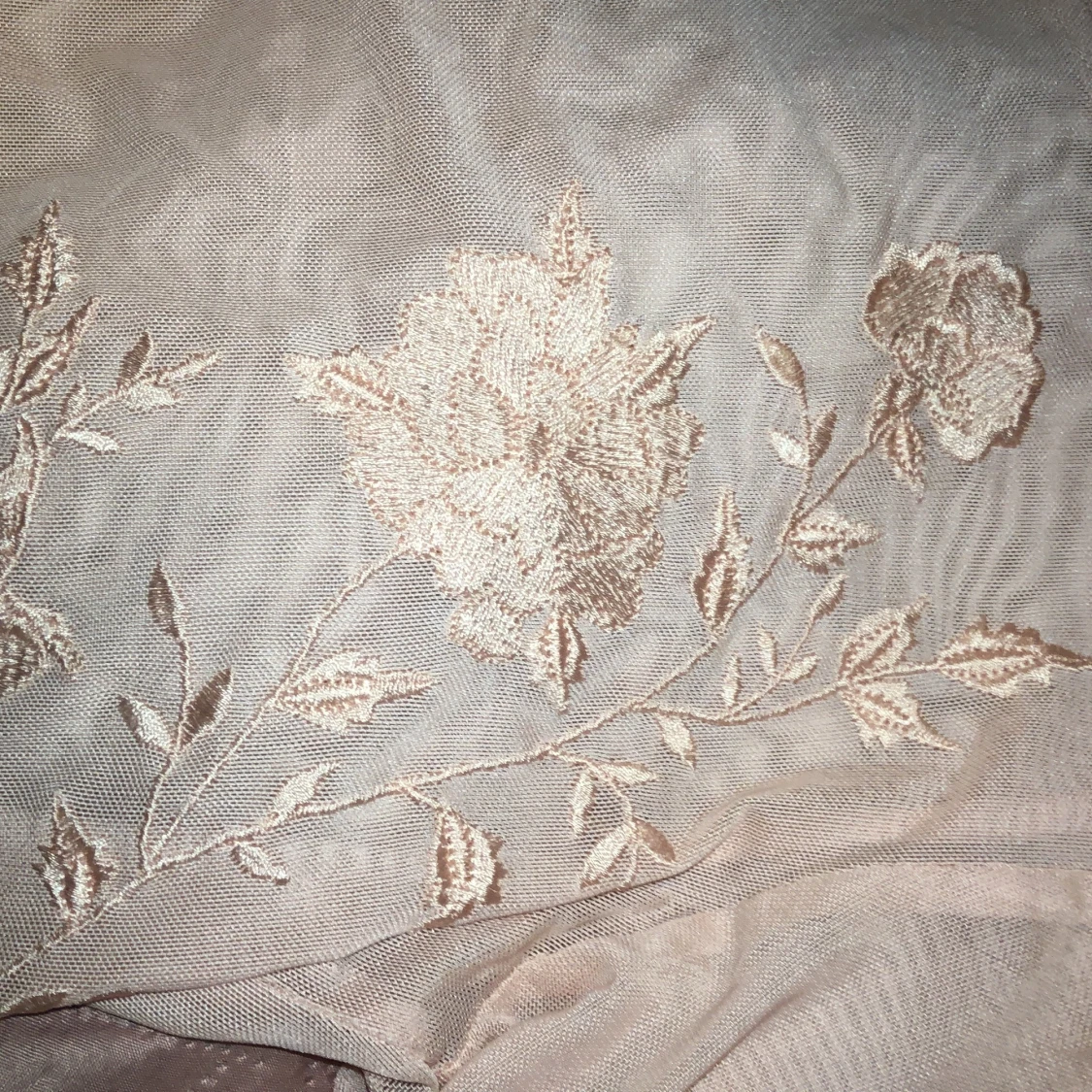 Fin rosmönstras långarmad genomskinlig tröja - 91