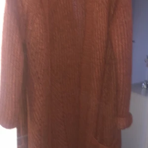 Tröjor - Fint skick i strl 36/38. Kofta Vero Moda-50kr. Skjorta HM-50kr.Blus River Island-50kr