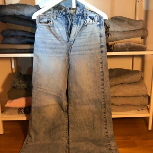 Gina Tricot - Snygga Gina Tricot byxor i storlek 34🗣🗣🗣🗣