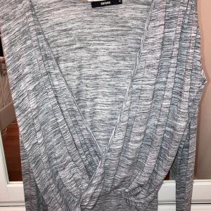 Topp ginatricot  - Använd 1 gång. Fin topp från ginatricot. 