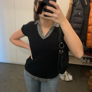 Cool och speciel tröja med insydd krage  - Frakt på 42 eller så möts vi på söder 