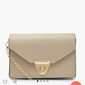 Axelväska - Helt ny från boohoo