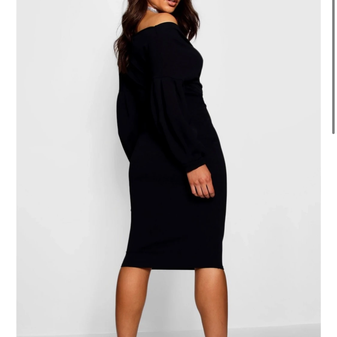 Svart midiklänning - 90