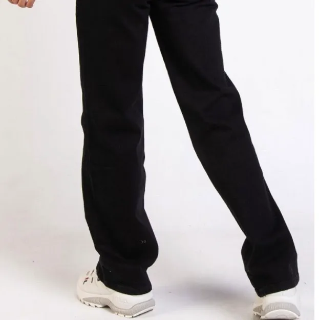 Svarta jeans från madlady! Skitsnygga perfekt passform! Säljer pga har flera svarta jeans🤗använd 2 gånger!! Storlek 34, längd 30. Har även ett par till svarta raka som jag säljer!! . Jeans & Byxor.