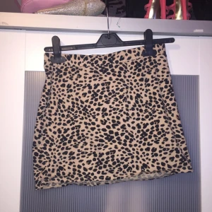  - Kjol som kan användas som linne också från hm:) 