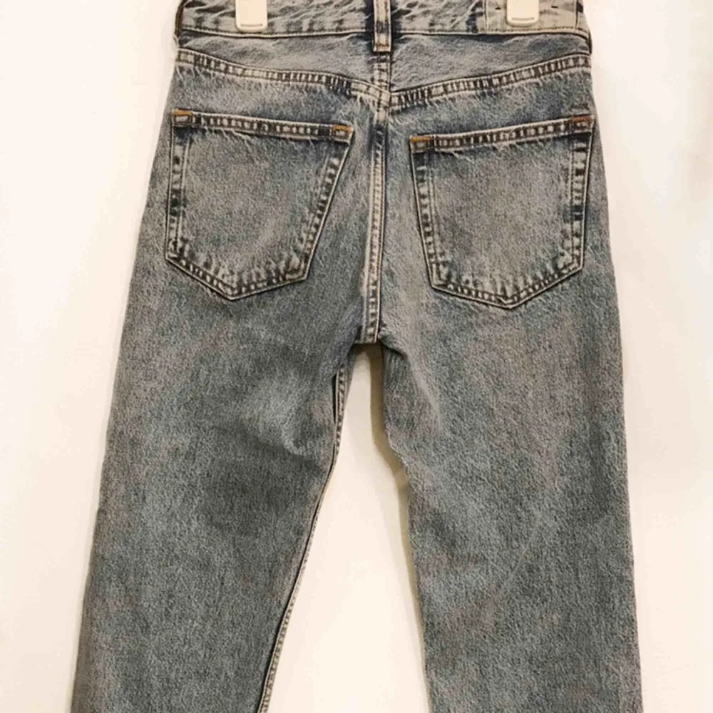 Så snygga straight jeans från KARVE men köpta på carlings. Säljs då dom tyvärr är för små för mig. Väldigt bra skick :) . Jeans & Byxor.