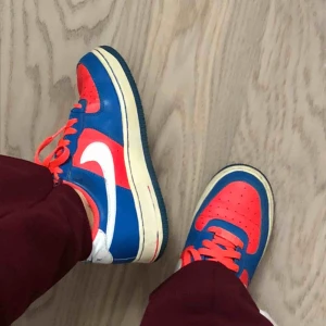  - Snygga Nike AirForce i stl 37. Fraktar eller möter upp!