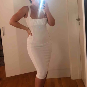  - Aldrig använd, har du lite större byst kommer denna nog inte vara för dig