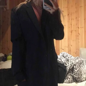  - Kavaj/blazer från dressman. Jag har använt den som en oversized kavaj och är i vanliga fall en xs. 