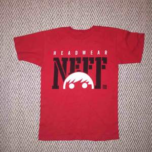 T-shirt från Neff headwear I ganska bra skick  Kan skickas om köparen betalar frakten