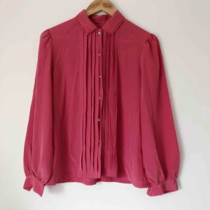  - Köpt second hand. Ingen lapp men upplevs som en S. Kan mötas upp i Sthlm.