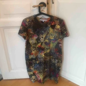  - Klänning märke other storier , fin sick ,hämta hos mig i Majorna eller jag kan skicka för 59kr 