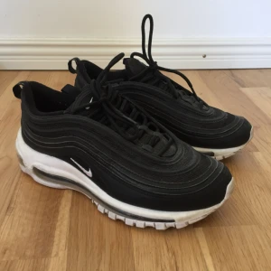  - Något använda men ändå bra skick!