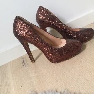  - Rose färgade glitter skor🌸