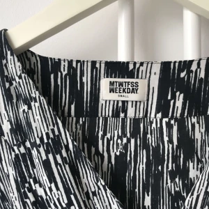  - Fint skick, superskön och luftig. Perfekt till sommaren! :)