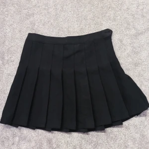  - Pleated tennis skirt - svart | nyskick | aldrig använd | Made in Korea 