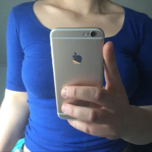  - Basic blå tröja från Indiska. Köptes för 200 kr säljs för 20 kr+ frakt:)